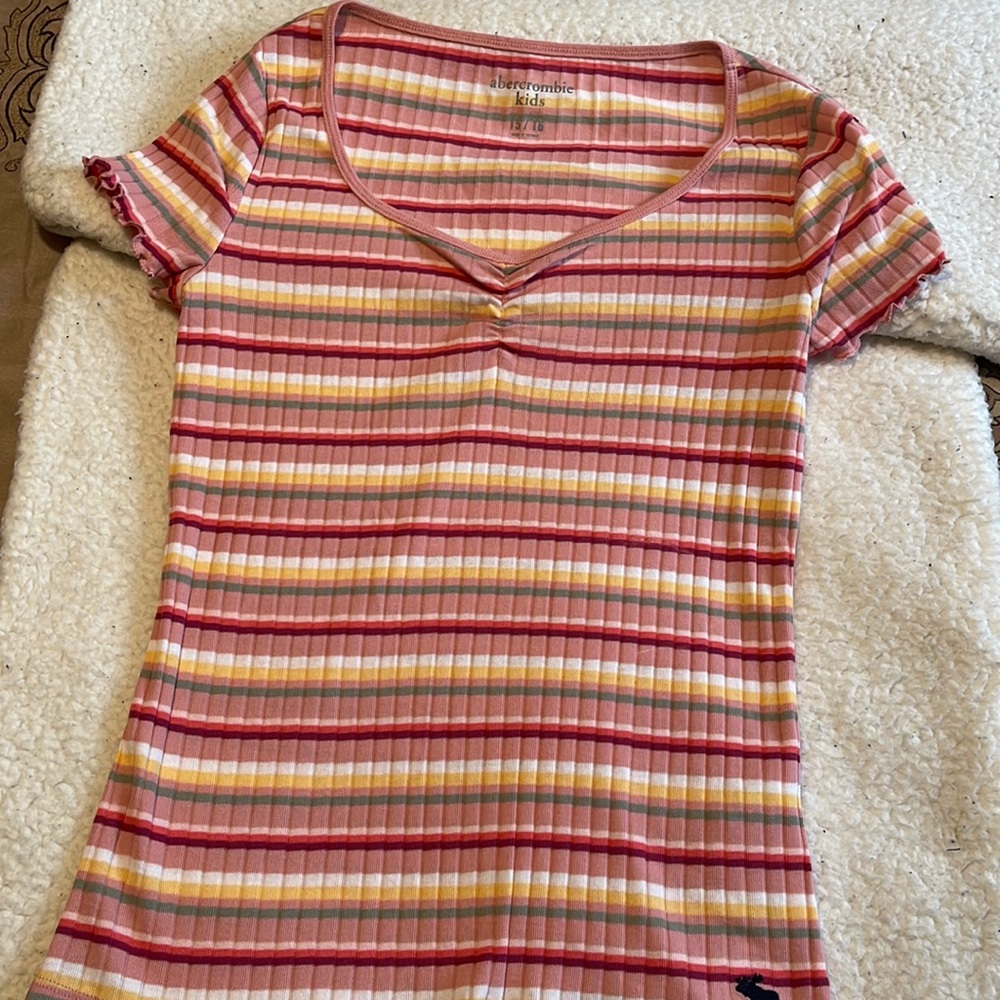 Girls Abercrombie and Fitch tee